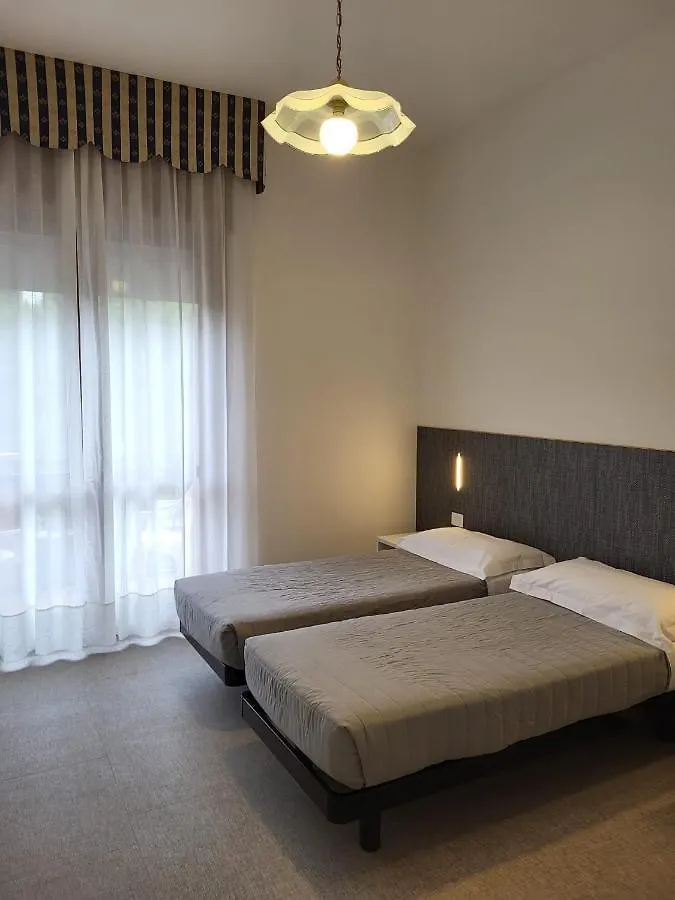 Hotel Piccadilly Lido di Jesolo 3*,  Italy